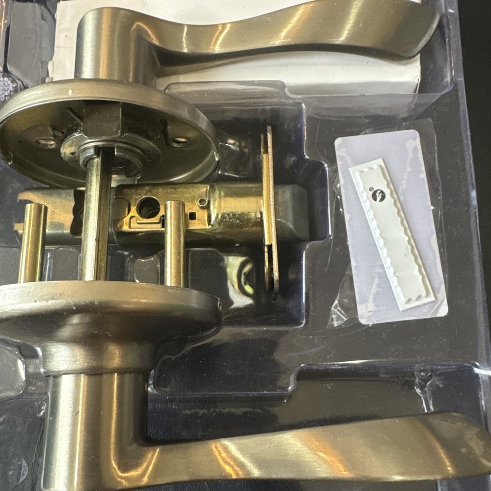 Kwikset‎ Balboa Hall & Closet Lever Door Handle Satin Nickel 92001-525 NEW